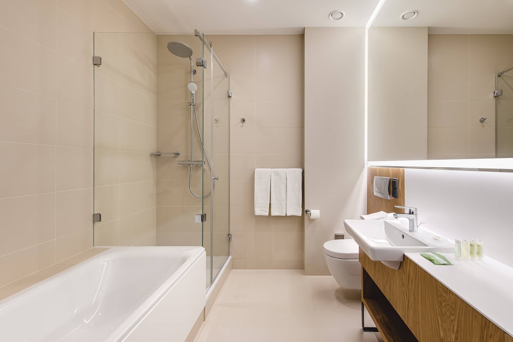 Courtyard By Marriott Warsaw Airport 14/62