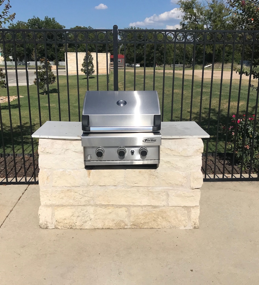 Holiday Inn Express & Suites Gatesville N. Ft Hood 62/65