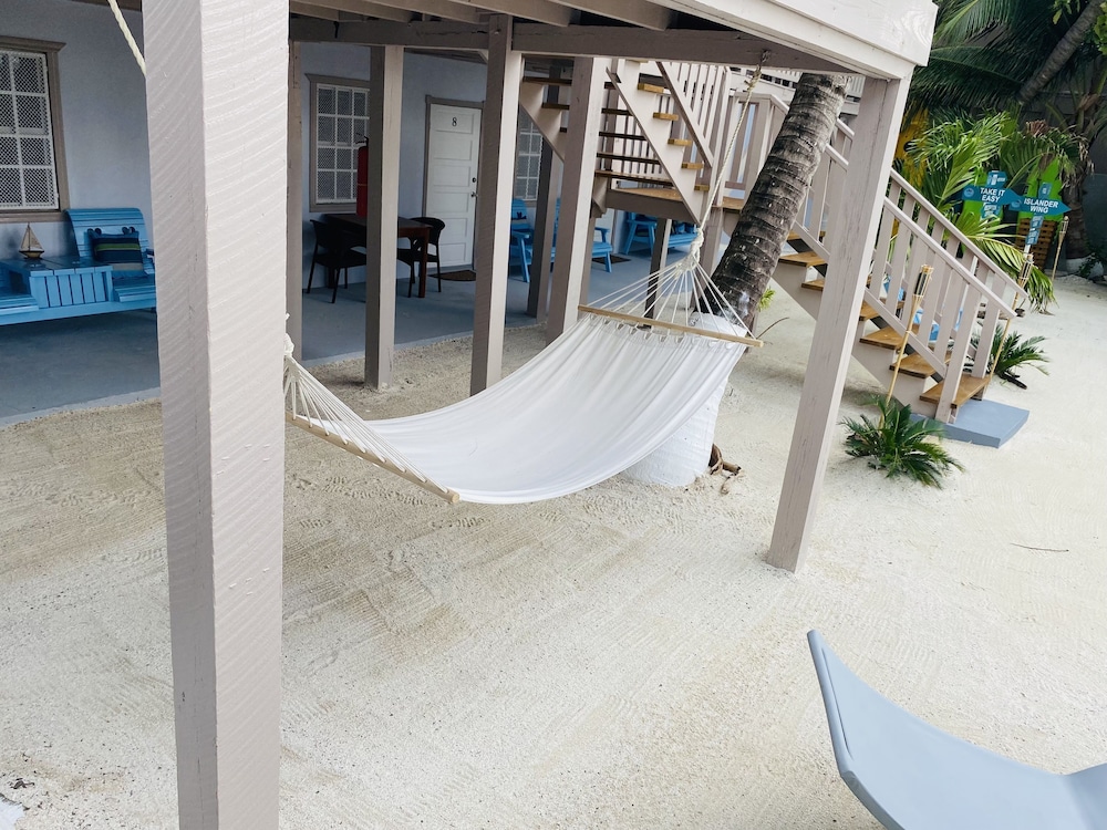 La Isla Resort 64/68