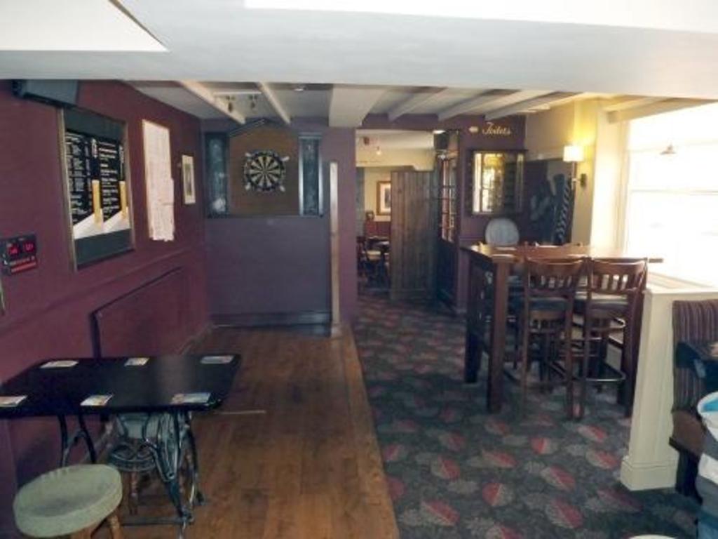 The New Globe Inn 14/20