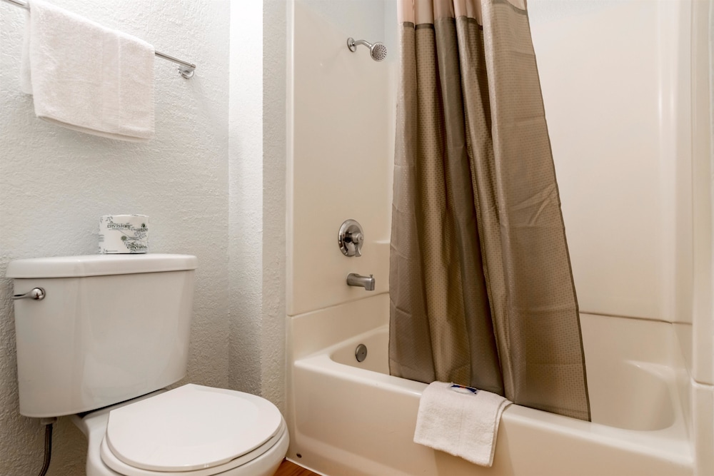 Motel6 Anaheim, CA - Fullerton East 53/59