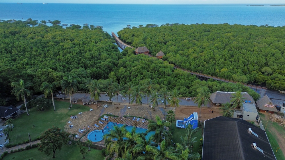 Tanga Beach Resort & Spa 43/50