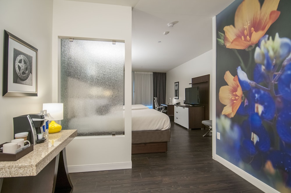 Hotel Indigo Waco Baylor 20/76