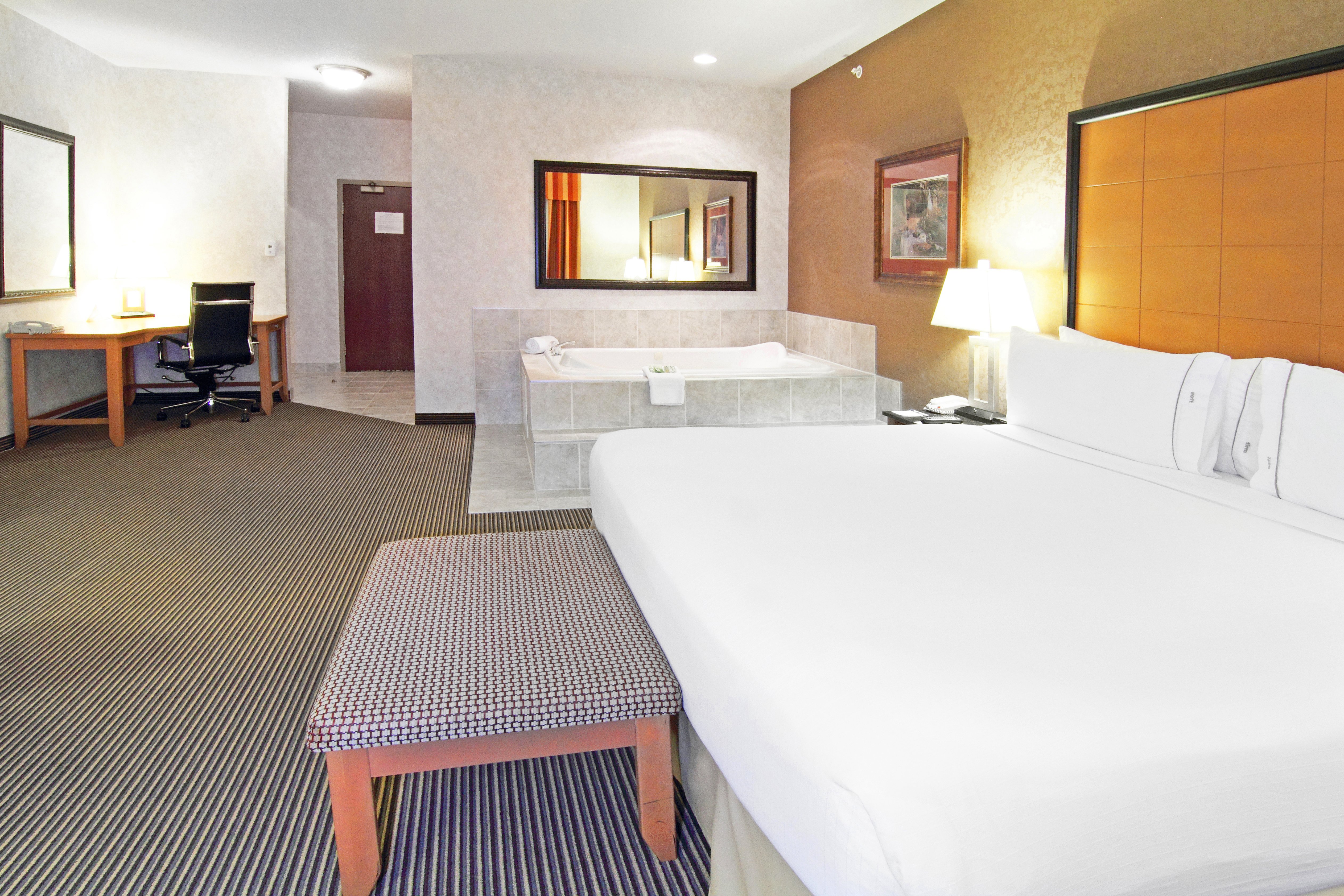 Holiday Inn Express Hotel Suites Calgary South Macleod Trail S 27/73
