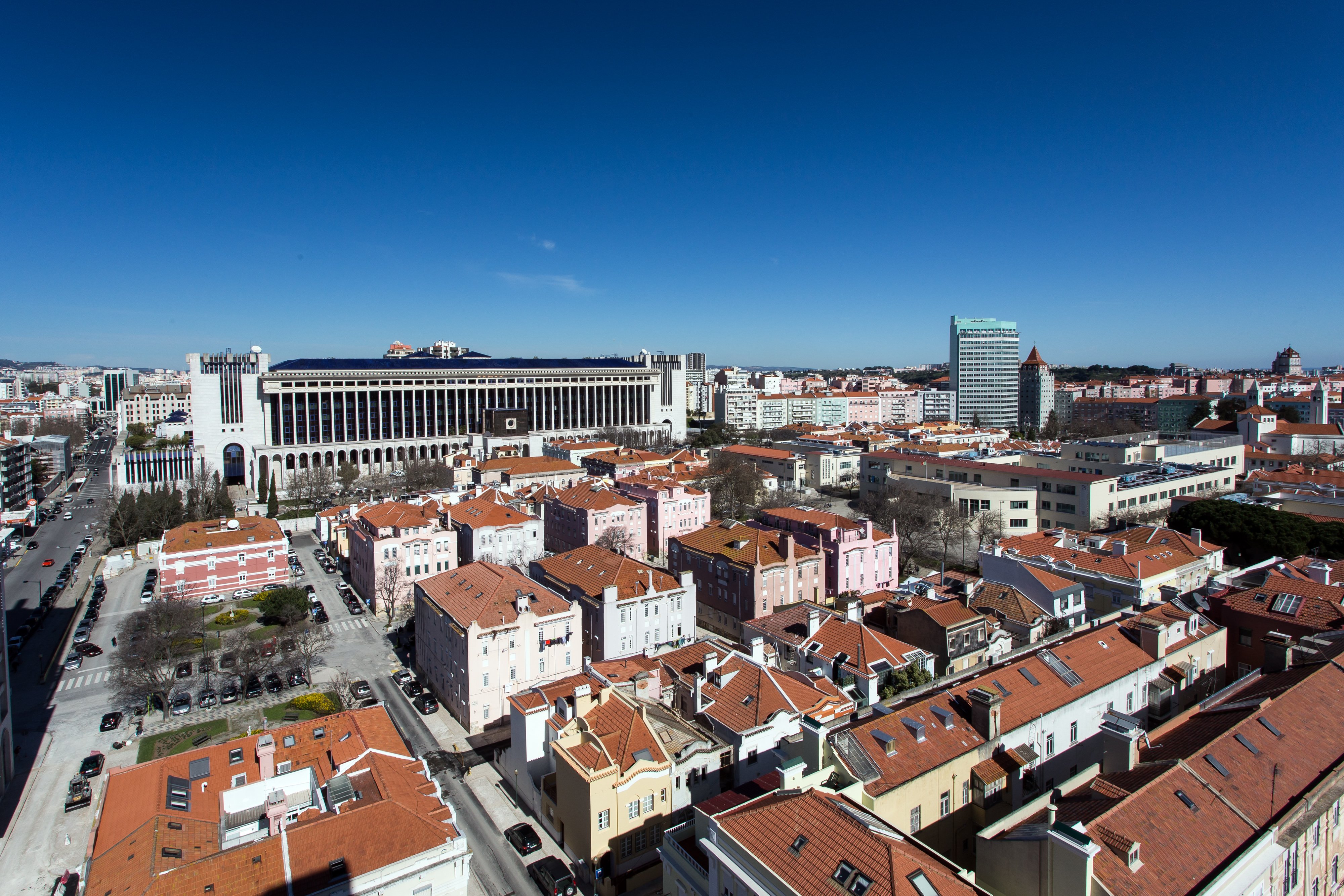 Holiday Inn Lisbon 7/77