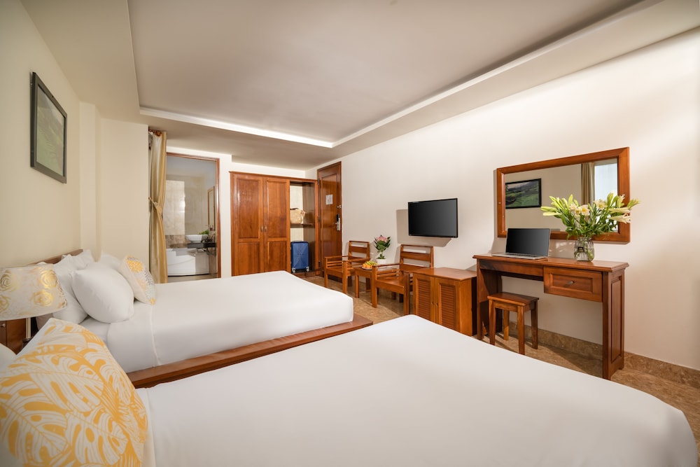 Titan Hotel 17/42