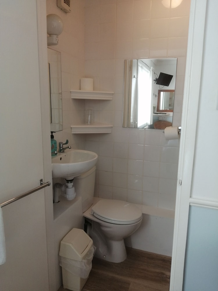 Harbourlight Guest House 33/41