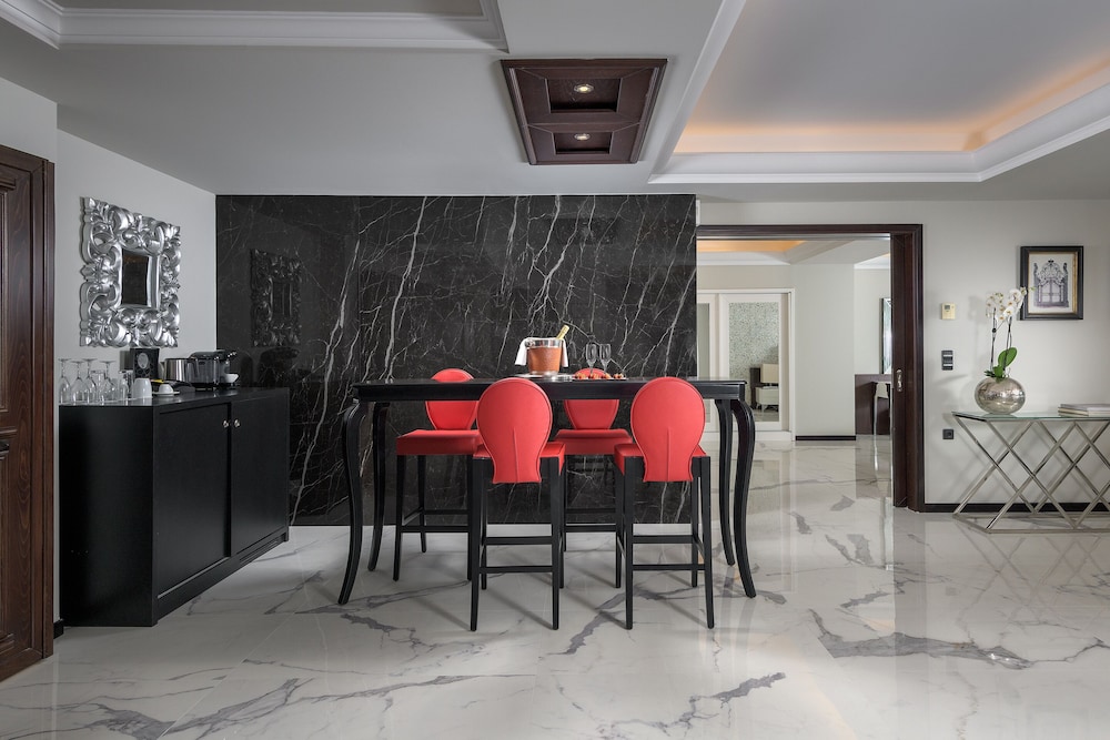 La Marquise Luxury Resort Complex 59/71