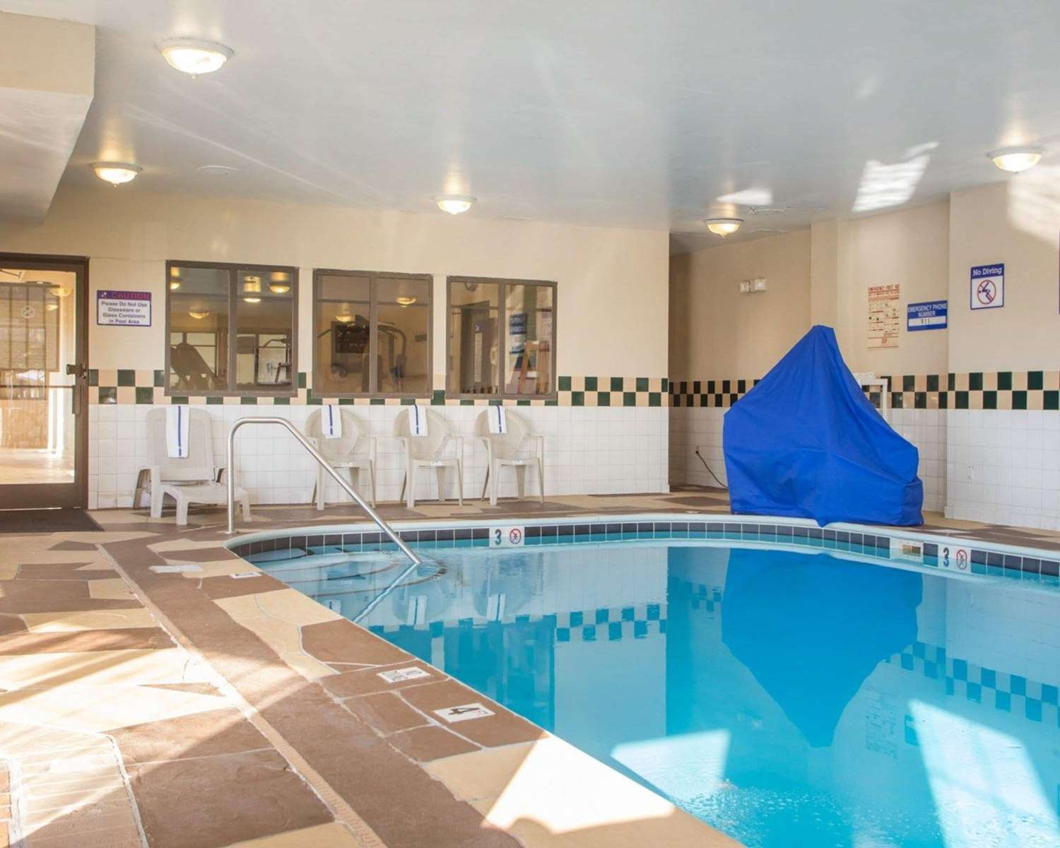 La Quinta Inn & Suites by Wyndham South Holland 6/20