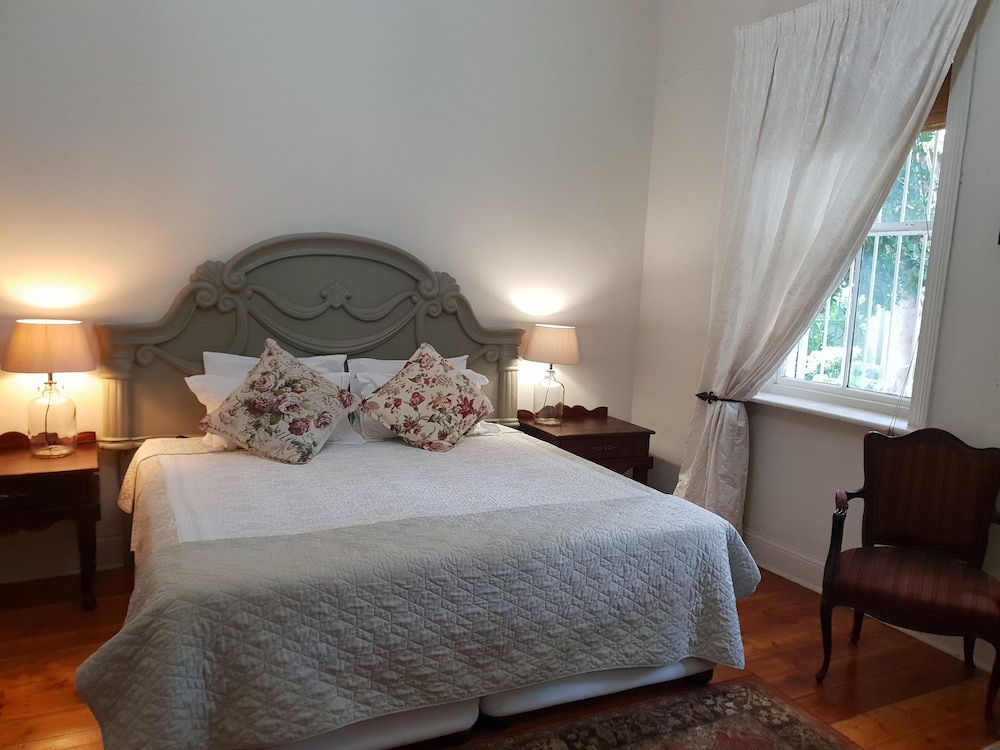Bauhenia Guesthouse 16/32