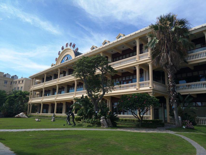West Gulf Holiday Hotel 5/45