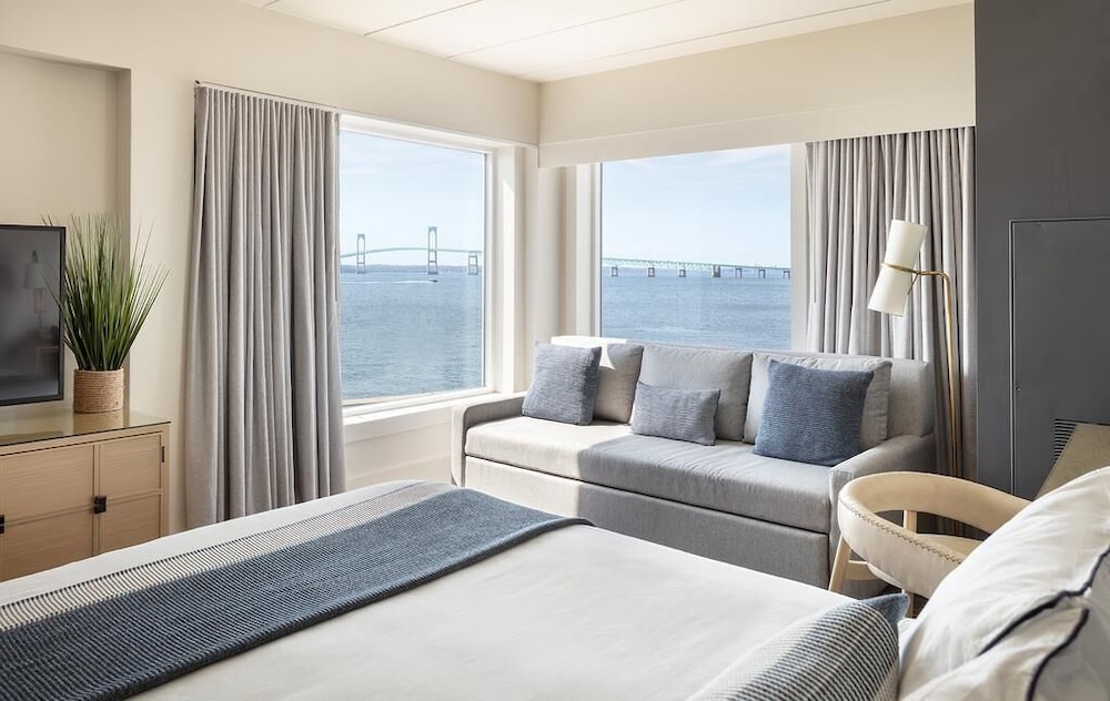 Newport Harbor Island Resort 43/66