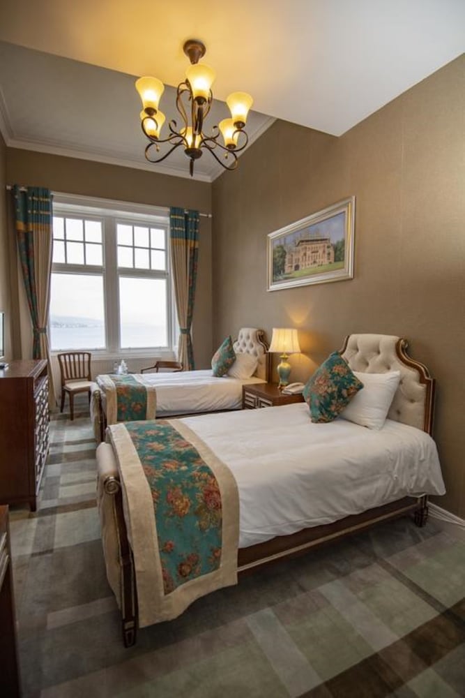 Glenburn Hotel 7/42