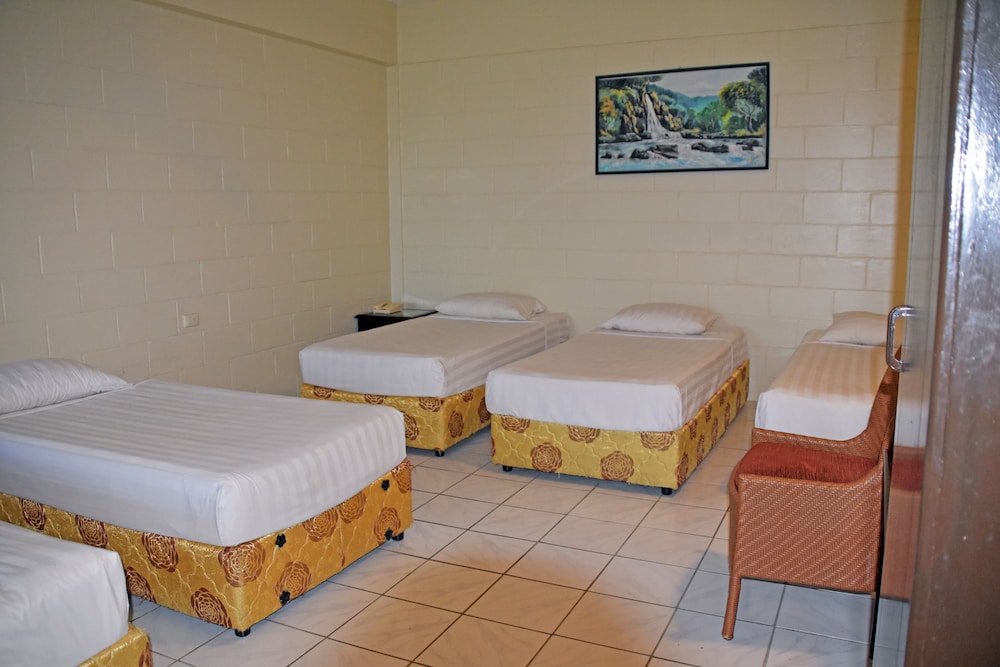 Grand Melanesian Hotel 10/50