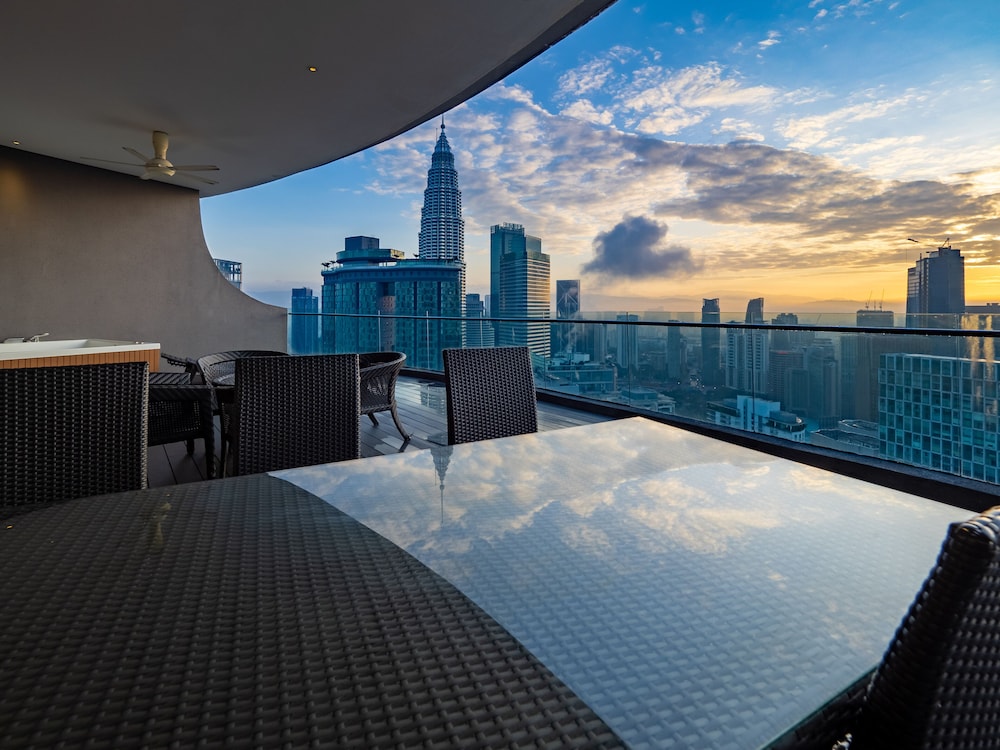 The Penthouse Klcc 15/32