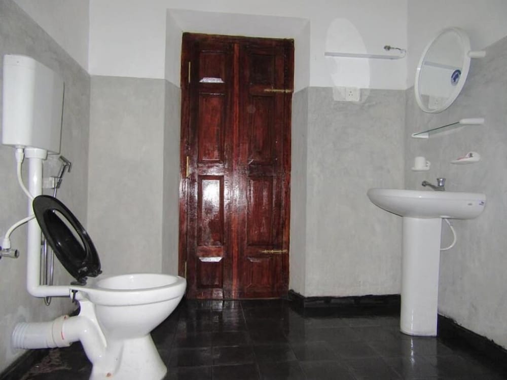 ROOM, SINGLE, KING BED