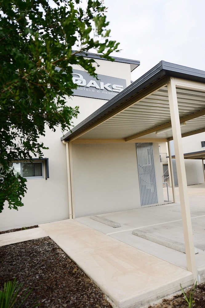 Oaks Middlemount Suites 51/53