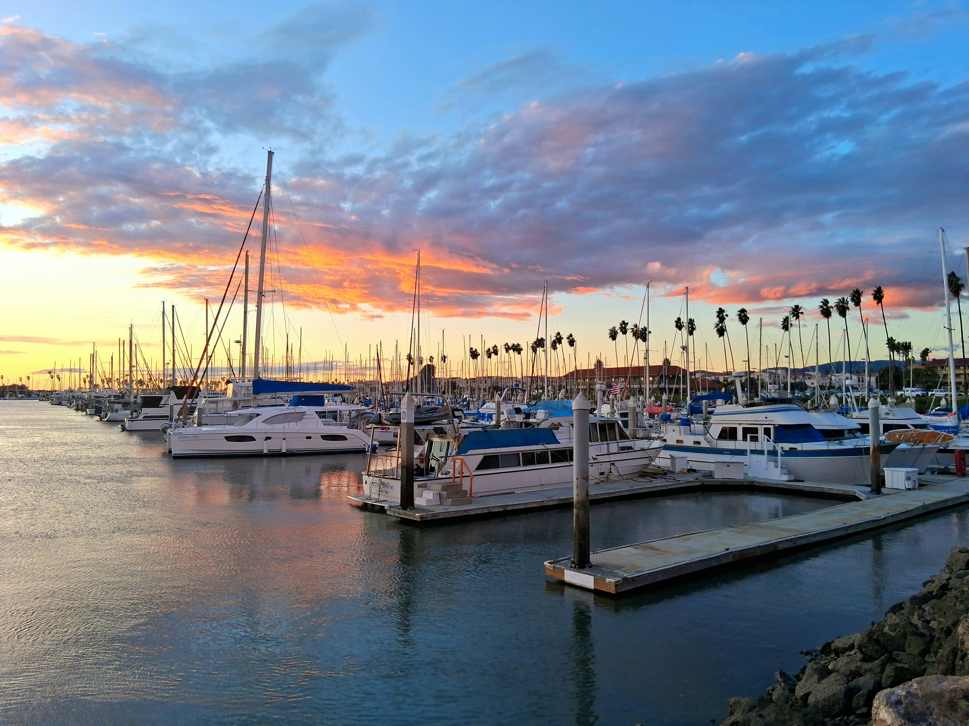 Holiday Inn Express Hotel Suites Ventura Harbor 64/69