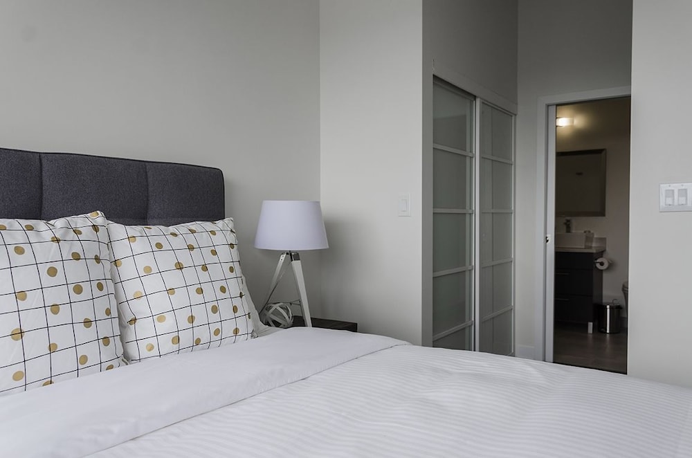 Liv Extended Stay 14/74