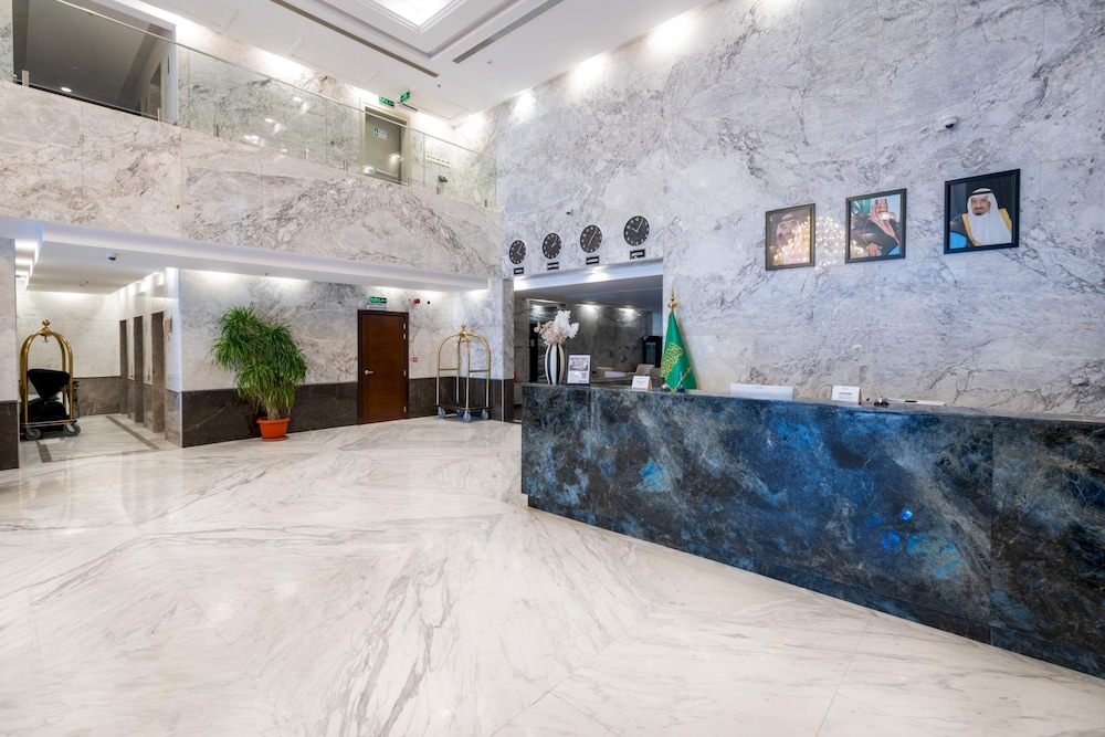 OYO 687 Sunday jeddah Hotel 8/60
