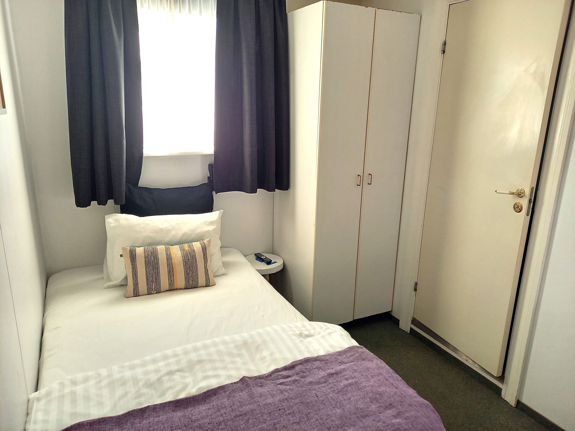 STANDARD, TWIN BEDS