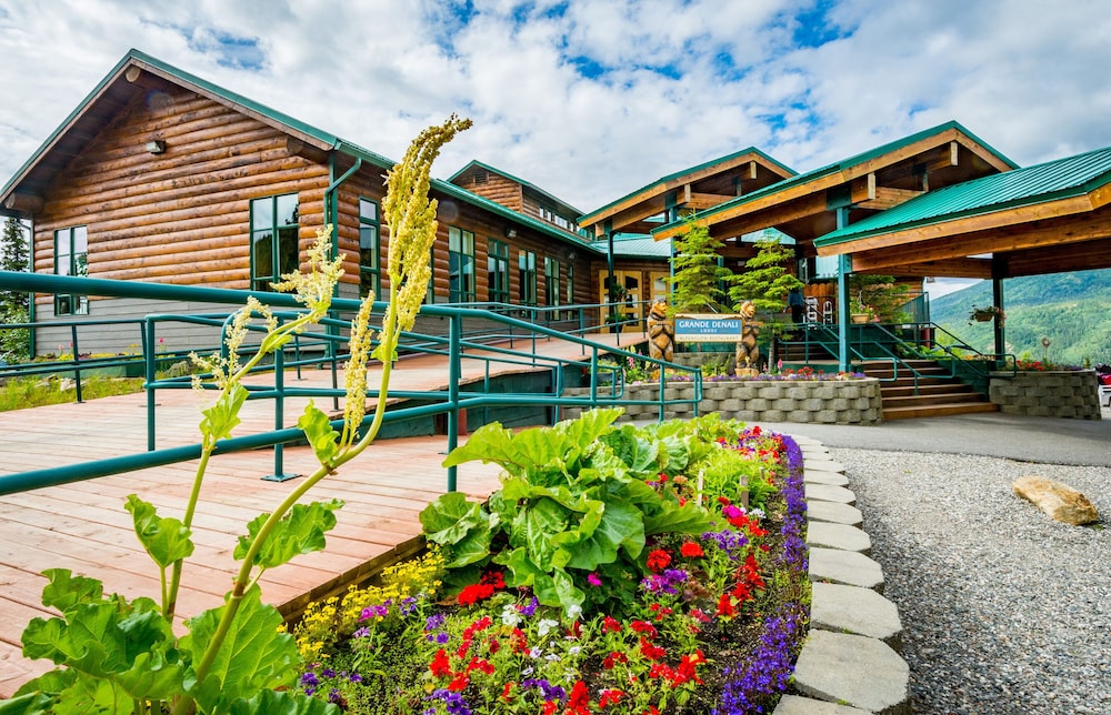 GRANDE DENALI LODGE 44/50