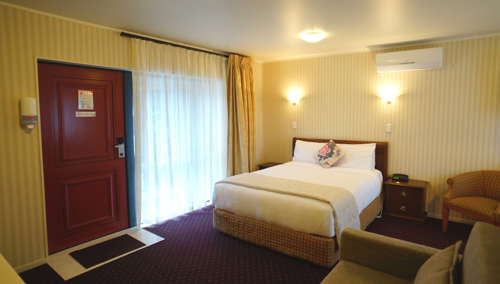 Cornwall Park Motor Inn 16/47