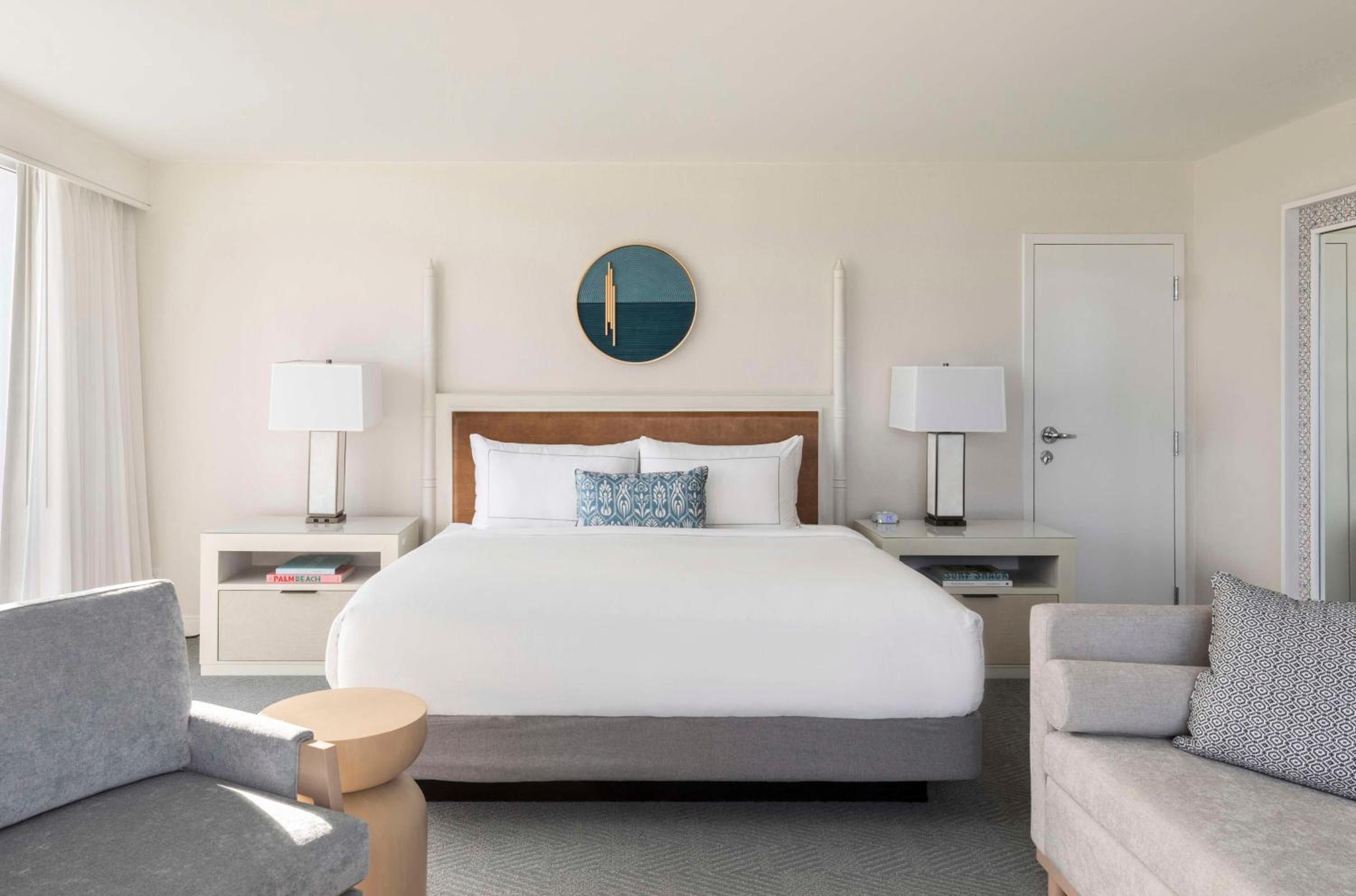 Junior Suite, King Bed, Ocean Front, Sofa