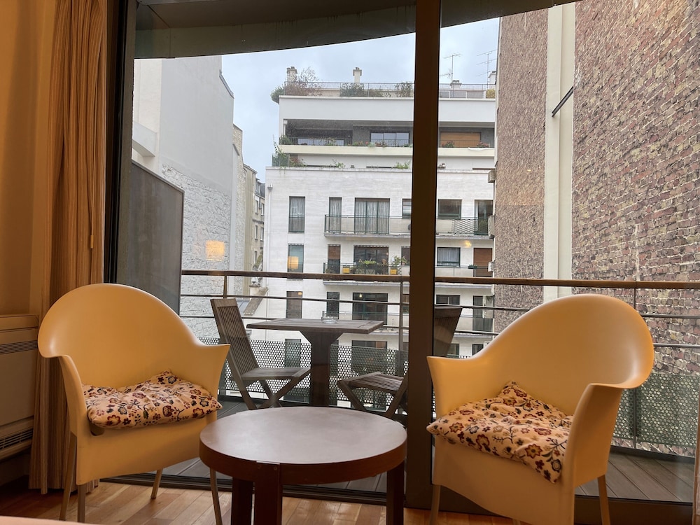 RESIDHOTEL IMPERIAL RENNEQUIN 24/29