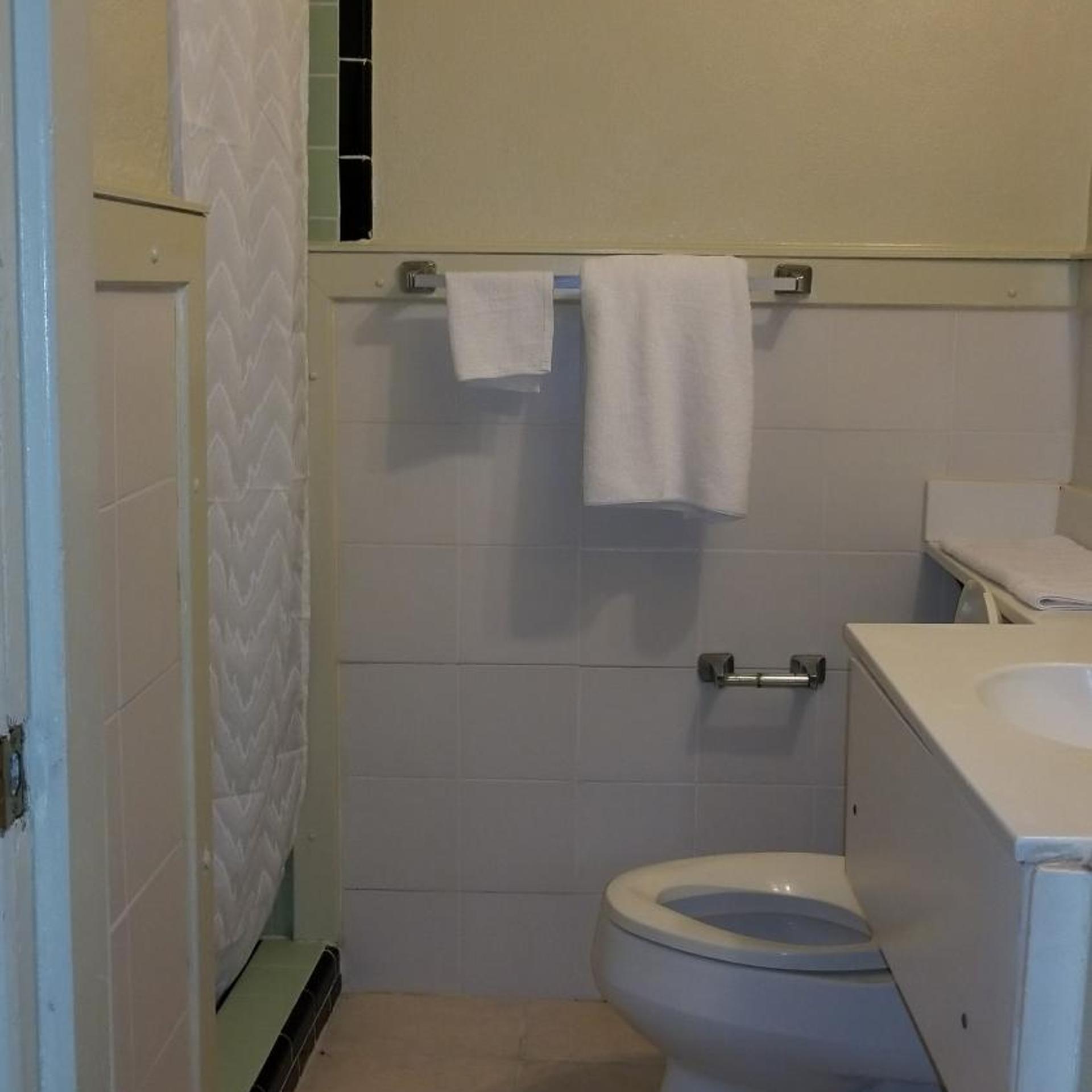 Luxury Inn 25/26