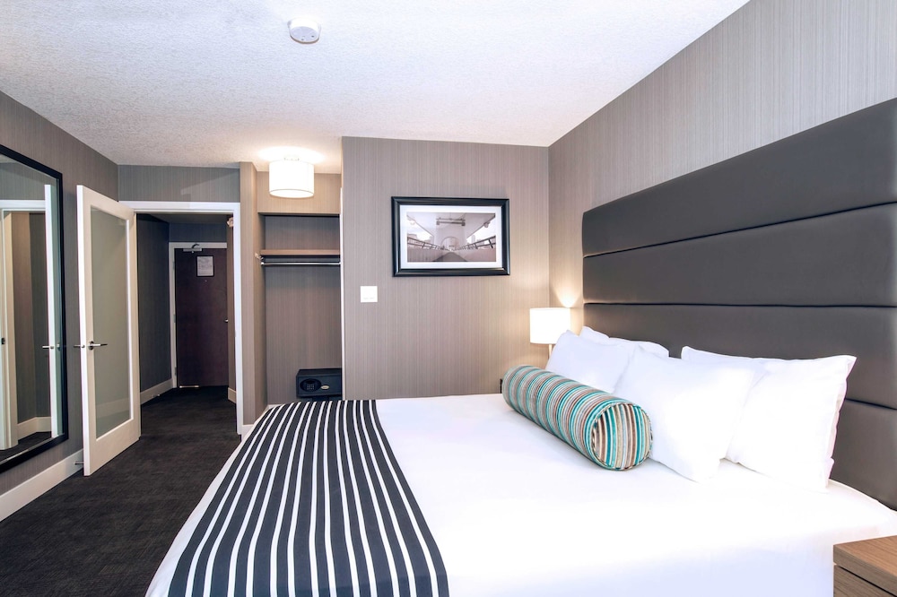 Sandman Signature Calgary Downtown Hotel 14/36