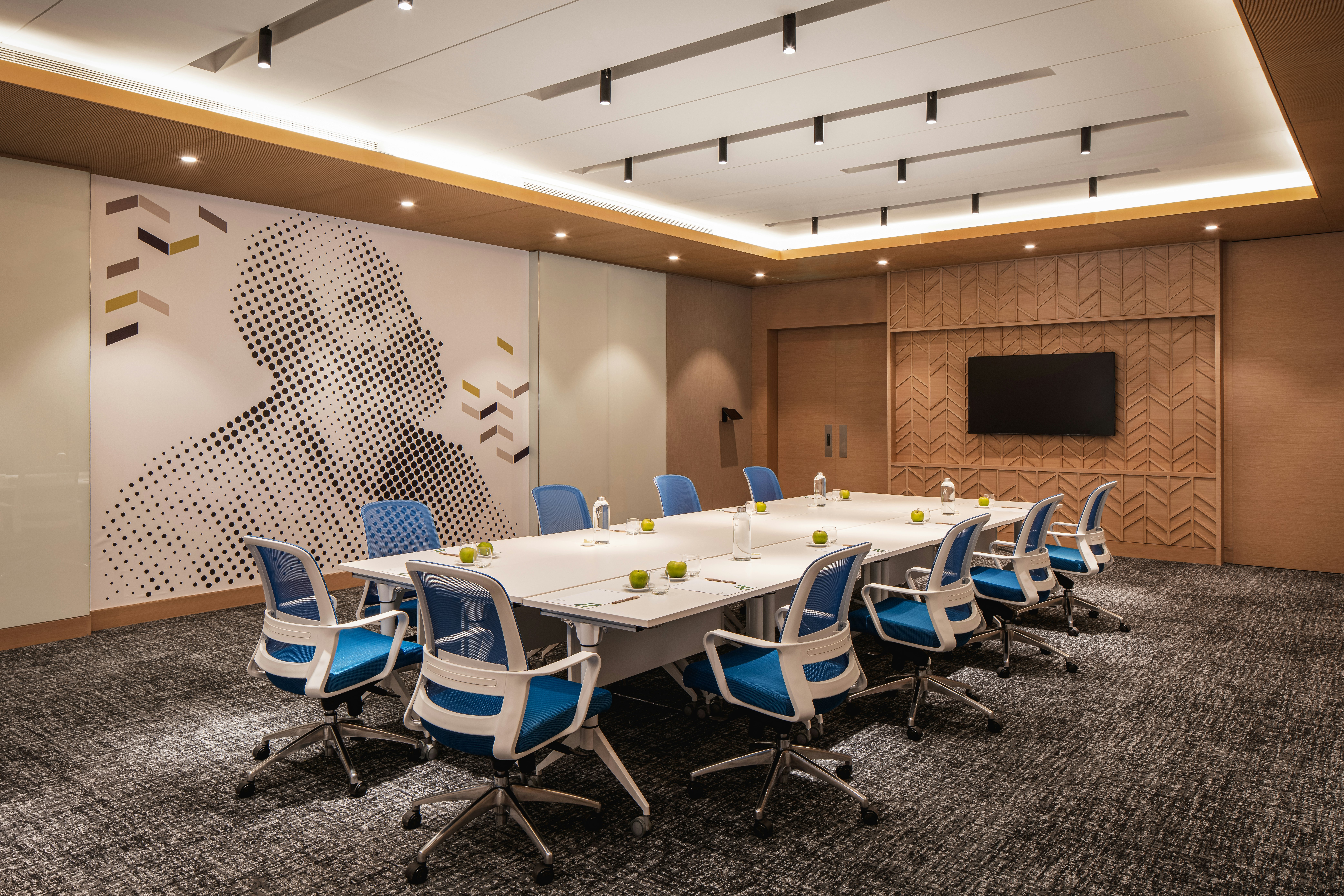 Holiday Inn & Suites Dubai Science Park 36/50
