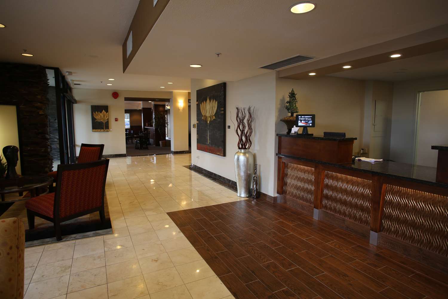Red Lion Inn & Suites Olympia, Governor Hotel 11/37