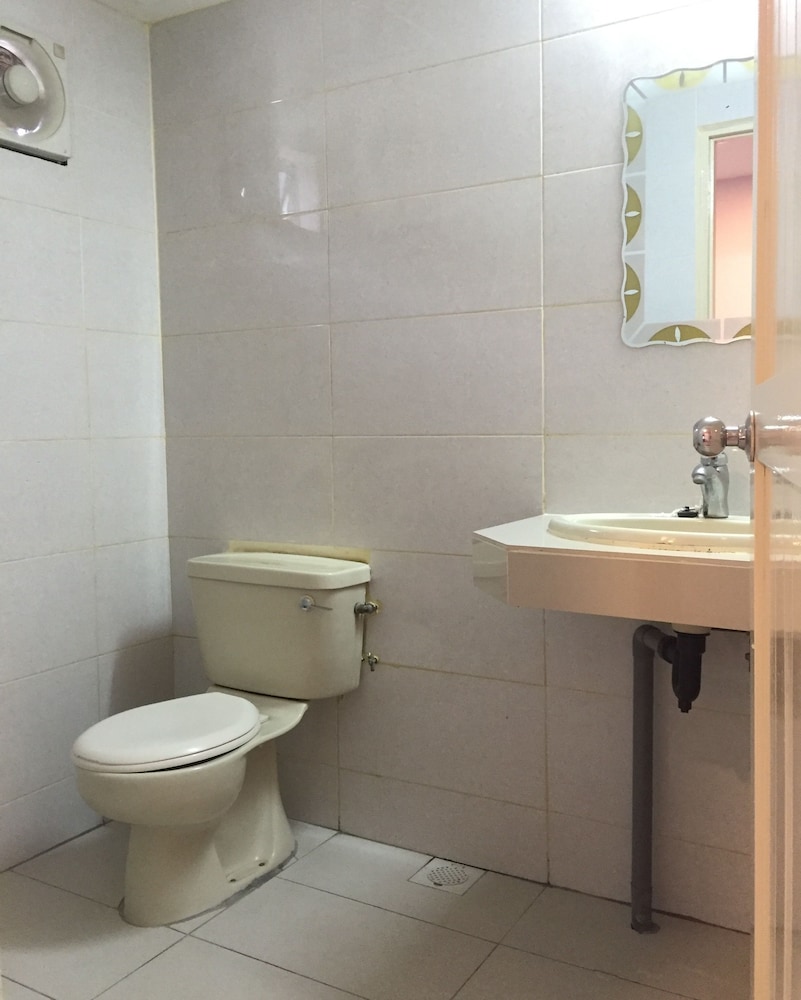 Raja Inn Hotel 13/51