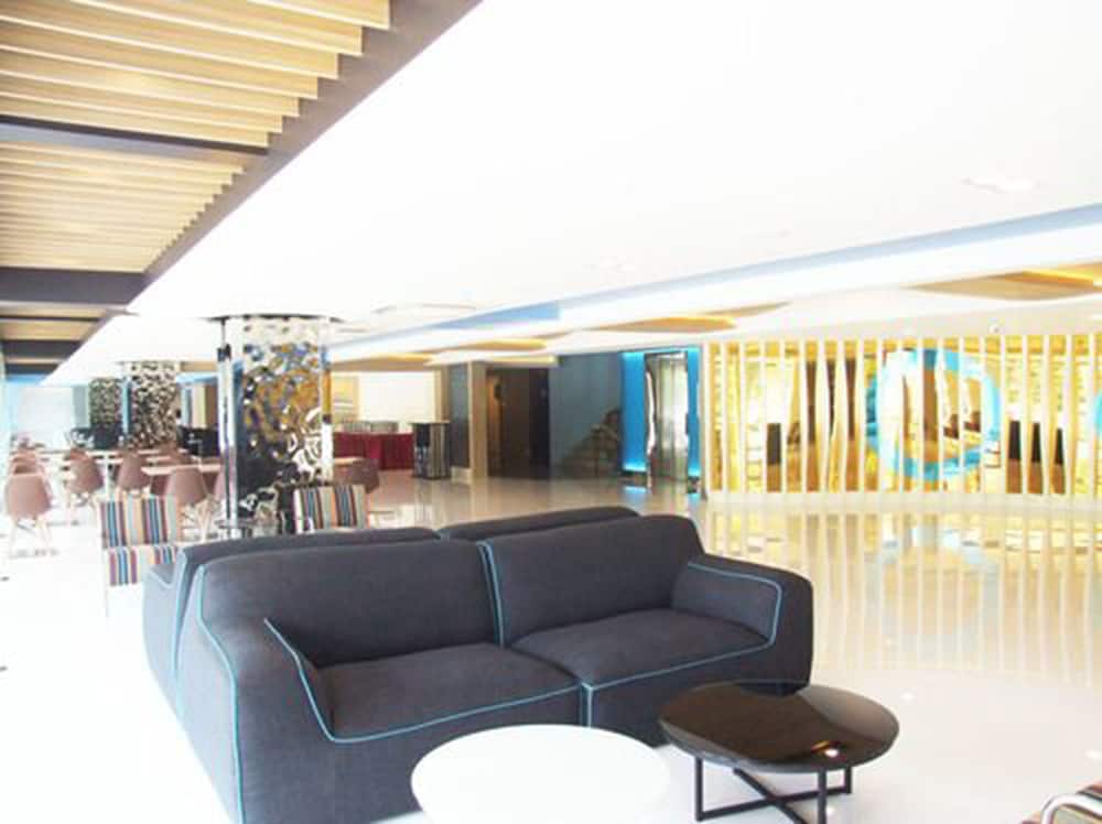Grand Tower Inn Sathorn 30/49