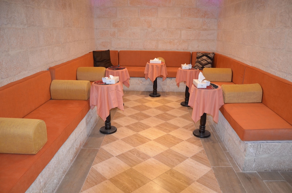 AMRA PALACE HOTEL 32/50
