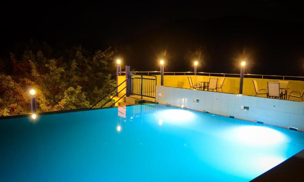 Mny Hotel & Resort 34/47