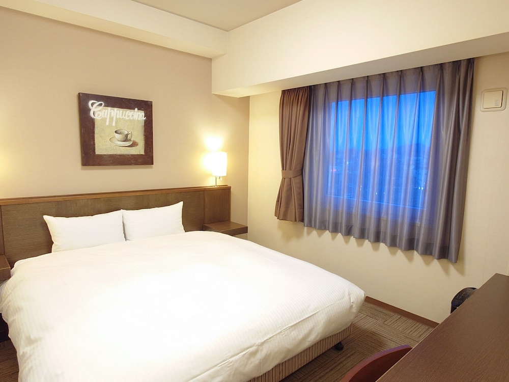 ROOM, DOUBLE BED