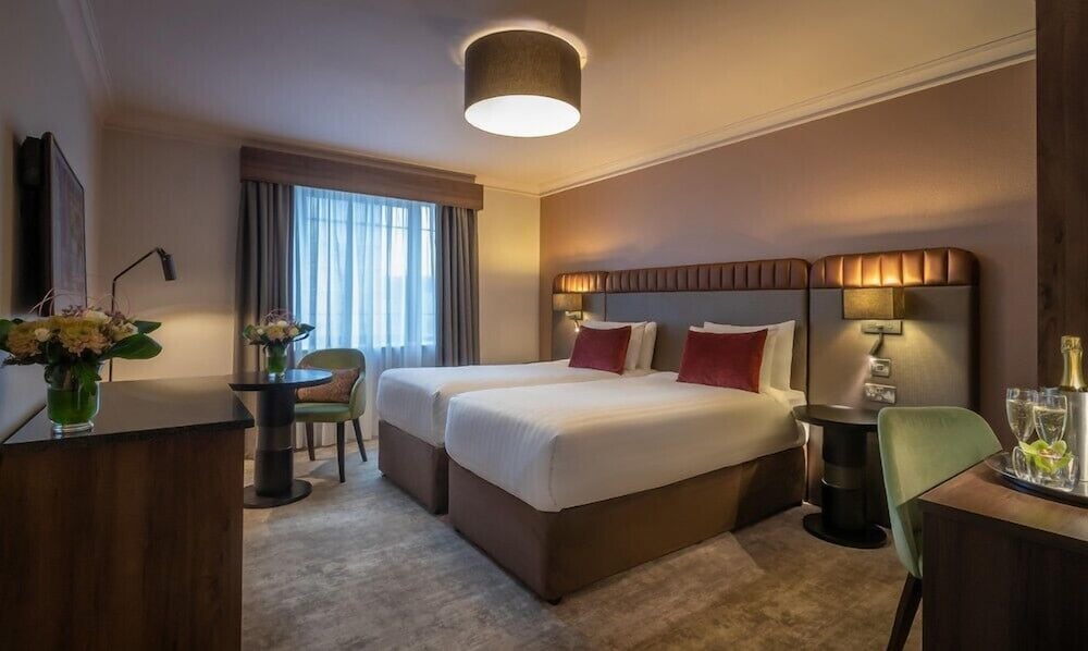 CLASSIC, TWIN BEDS