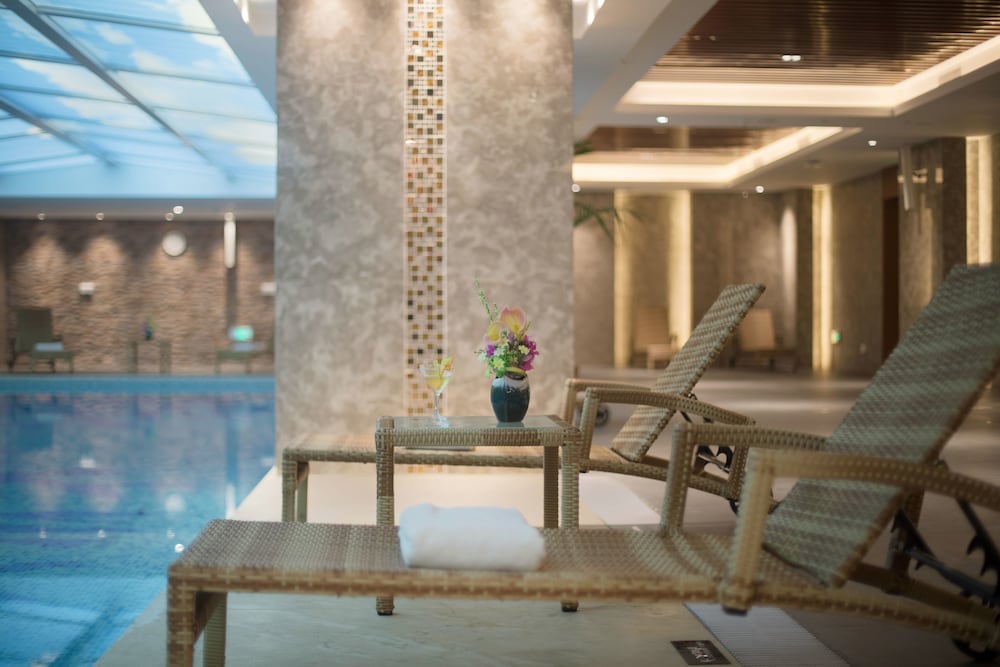 Huayou New Century Grand Hotel 20/50