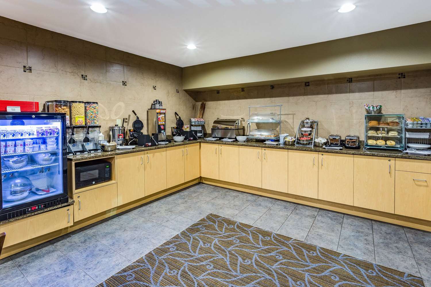 AmericInn by Wyndham Burnsville 5/20