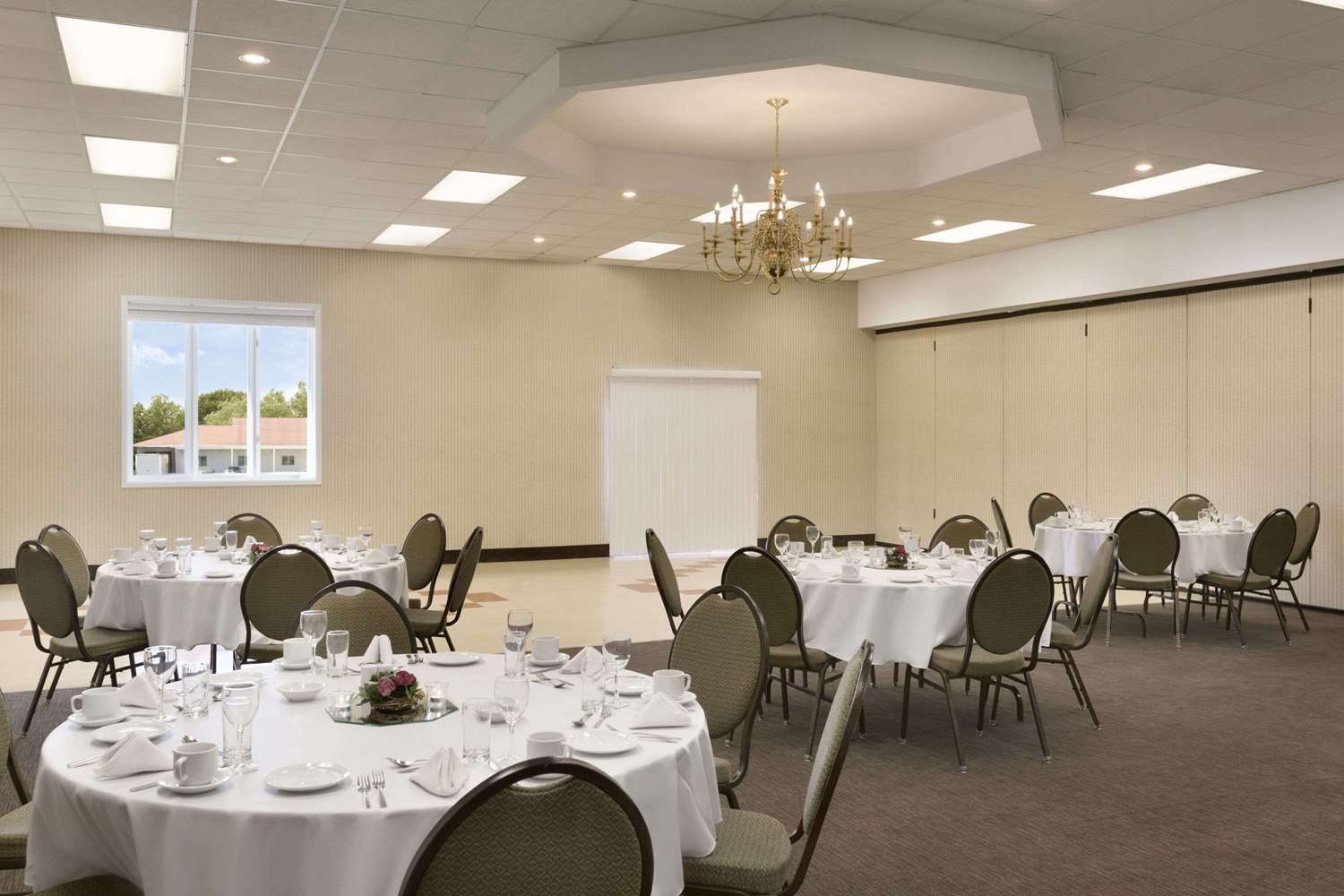 Days Inn by Wyndham Bridgewater Conference Center 34/40