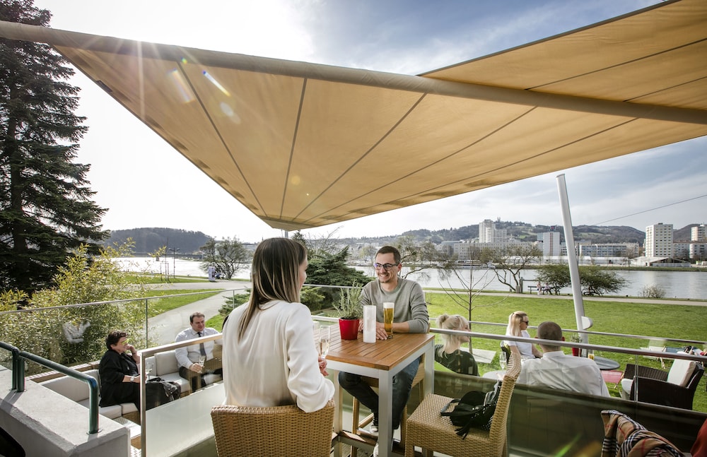 Arcotel Nike Linz 3/69