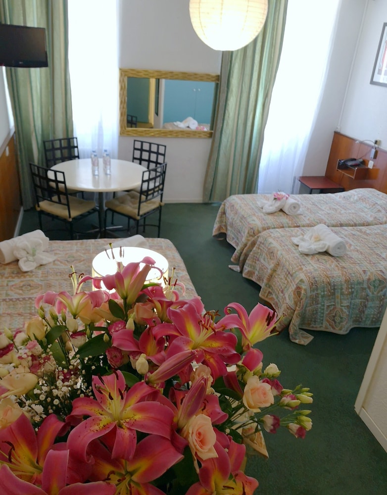 Azurene Royal Hotel 26/67