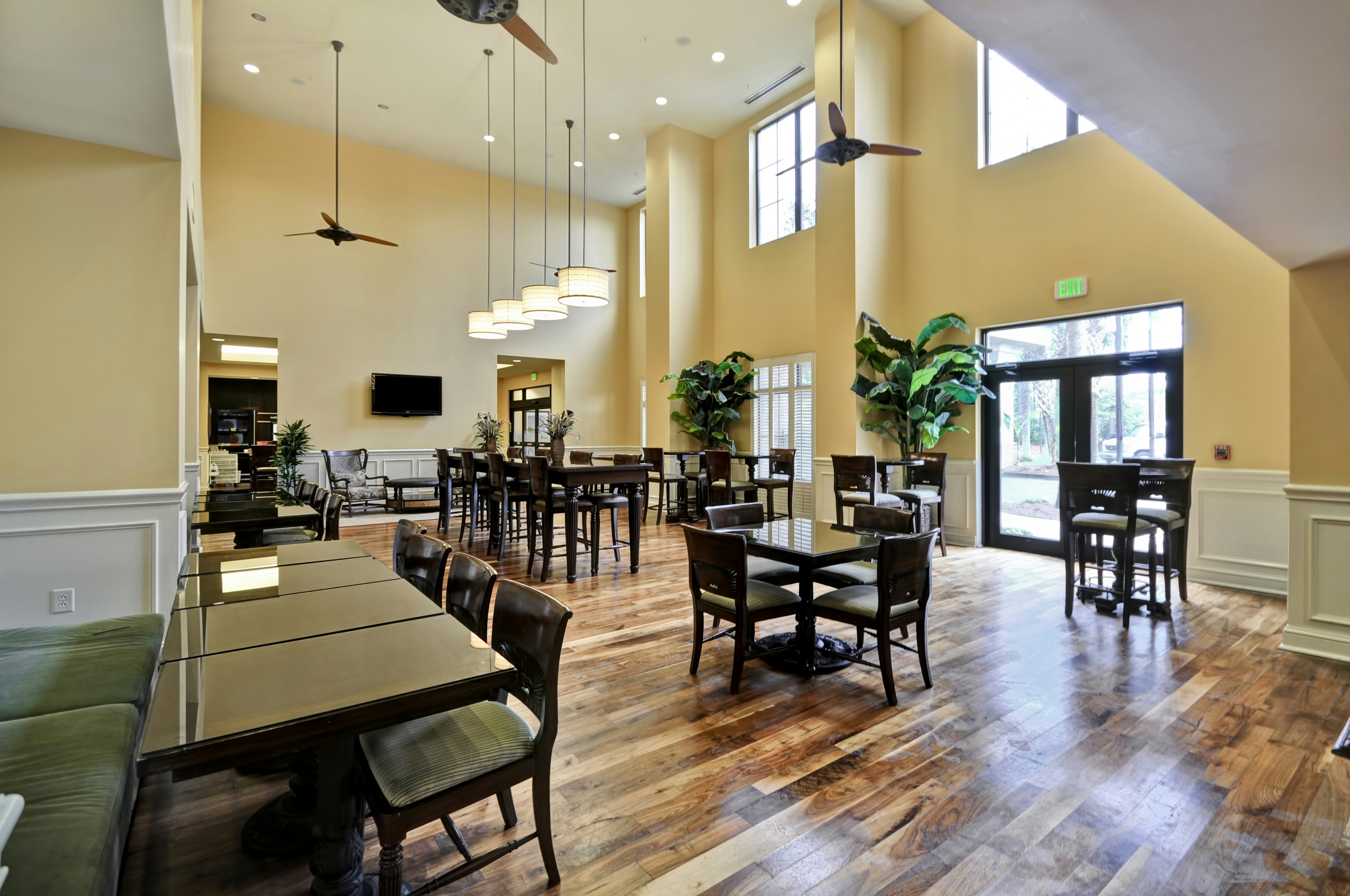 Hampton Inn & Suites North Charleston-University Blvd 38/55