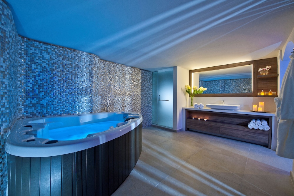 Pernera Beach Hotel 47/72