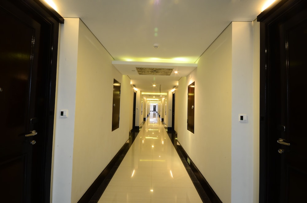 The Sahira Hotel 18/40