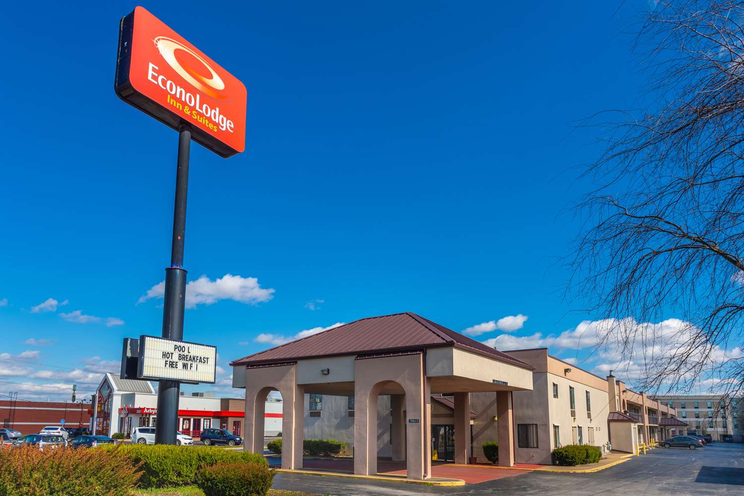 Econo Lodge & Suites Clarksville near Governors Square Mall 4/24