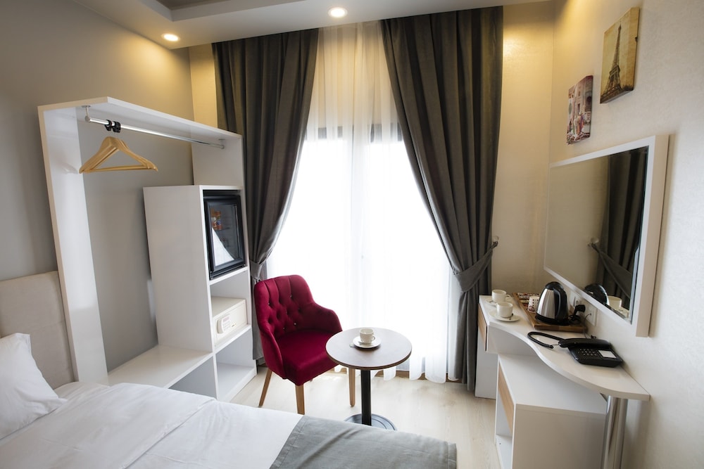 ROYAL INCI AIRPORT HOTEL 41/67
