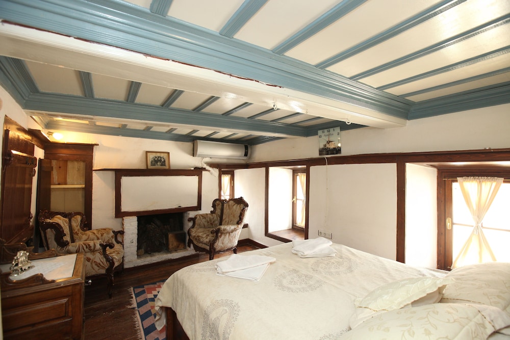 Kirkinca Houses & Boutique Hotel 14/73